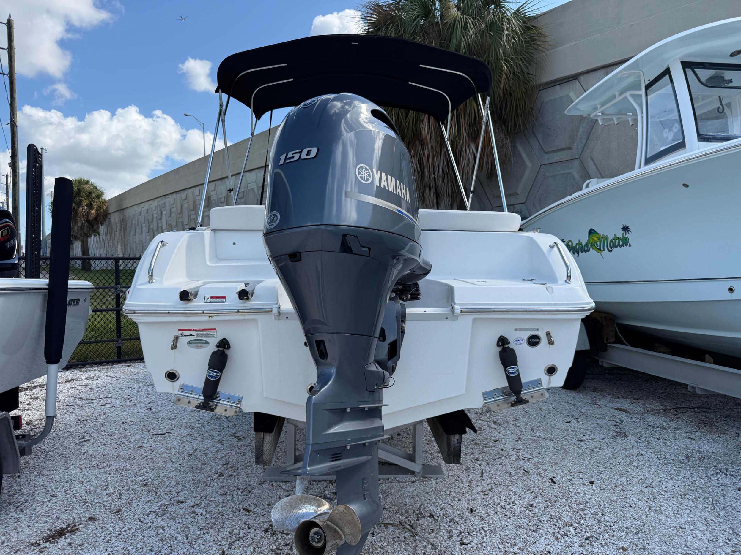 2023 Sea Hunt Ultra 219