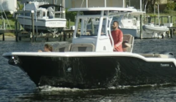 252 LXF from Tidewater Boats